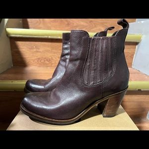 Boemos Red Brown leather ankle booties with block heel 7 37